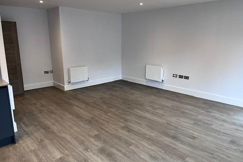 3 bedroom flat to rent, Holden Road, Woodside Park N12