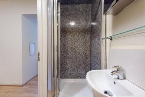 Studio to rent, Ash Grove
