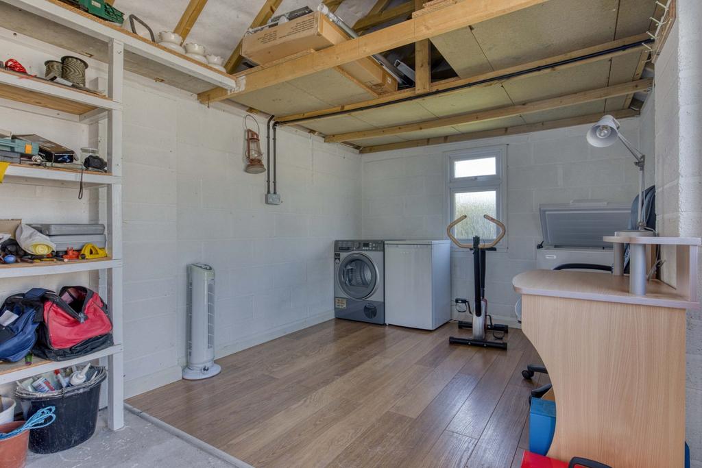 Ewemove Taunton Hillview (24)