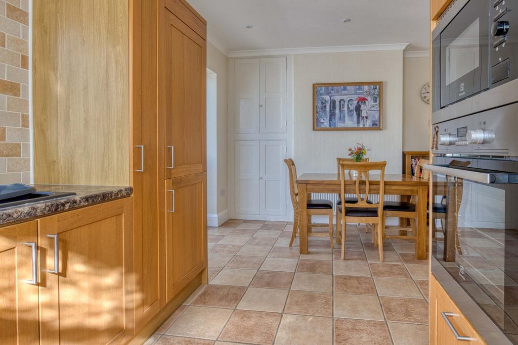 Ewemove Taunton Hillview (16)
