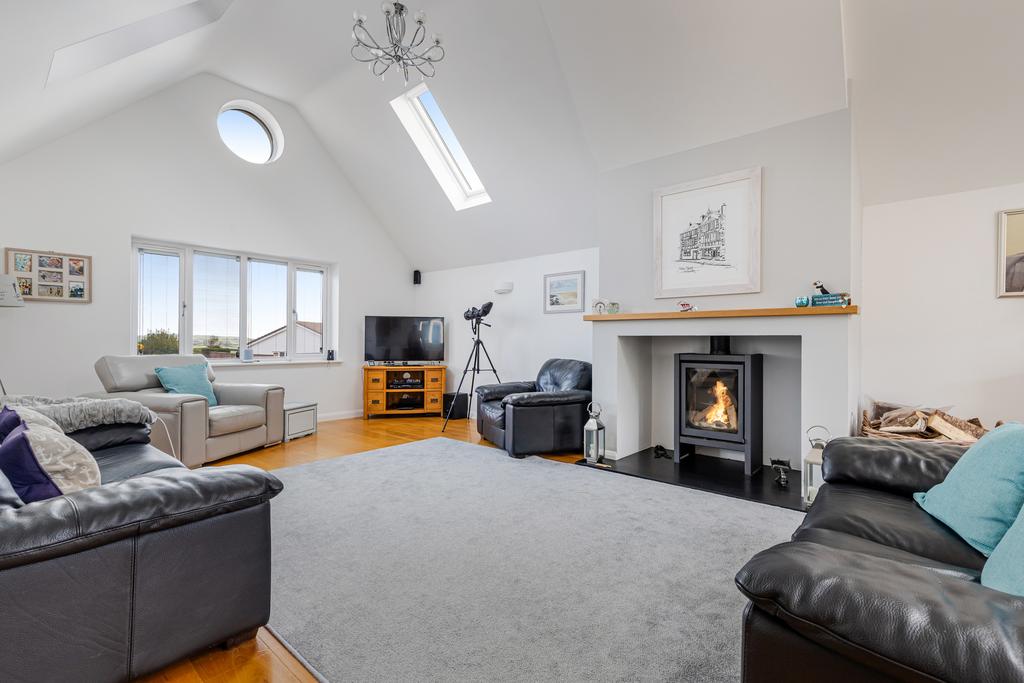 13 Sitting Room With Fire 25 Start Bay Park Stret
