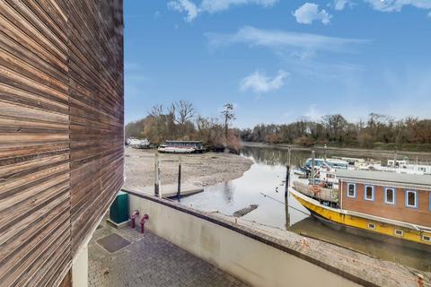 undefined, Charleville Mews, Isleworth, TW7