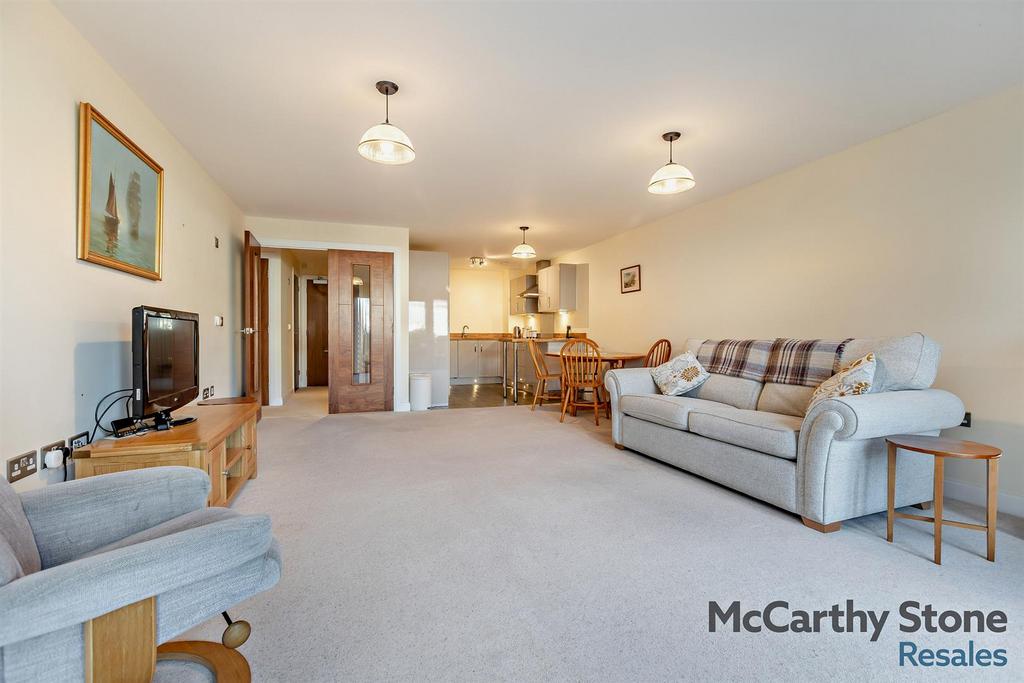 Open Plan Living Room/Kitchen