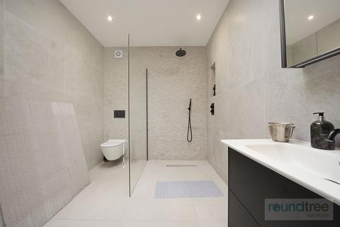 24 Downage, London, NW4 1AH