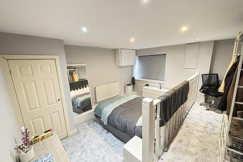 6 bedroom house to rent, Royal Park Avenue, Leeds