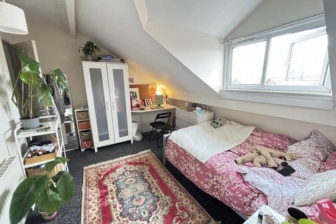 6 bedroom house to rent, Royal Park Avenue, Leeds