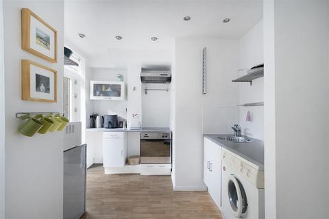 1 bedroom flat for sale, Wilmot Street, London