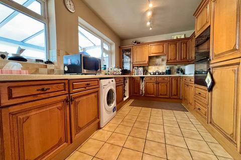 3 bedroom semi-detached house for sale, Winchcombe Road, Evesham WR11