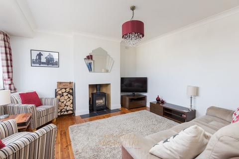 undefined, Cobbles Crescent, Crawley RH10