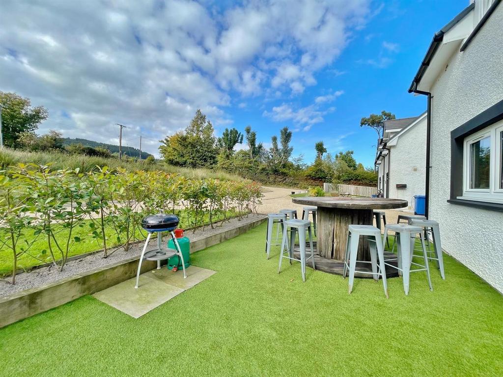 Alfresco Dining