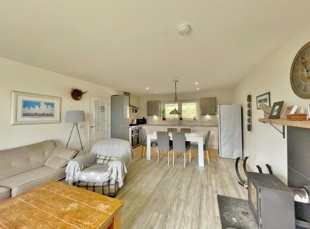 Lounge to kitchen
