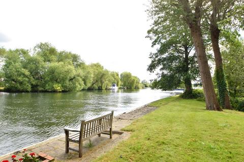 4 bedroom detached house for sale, Hamm Court, Weybridge, KT13