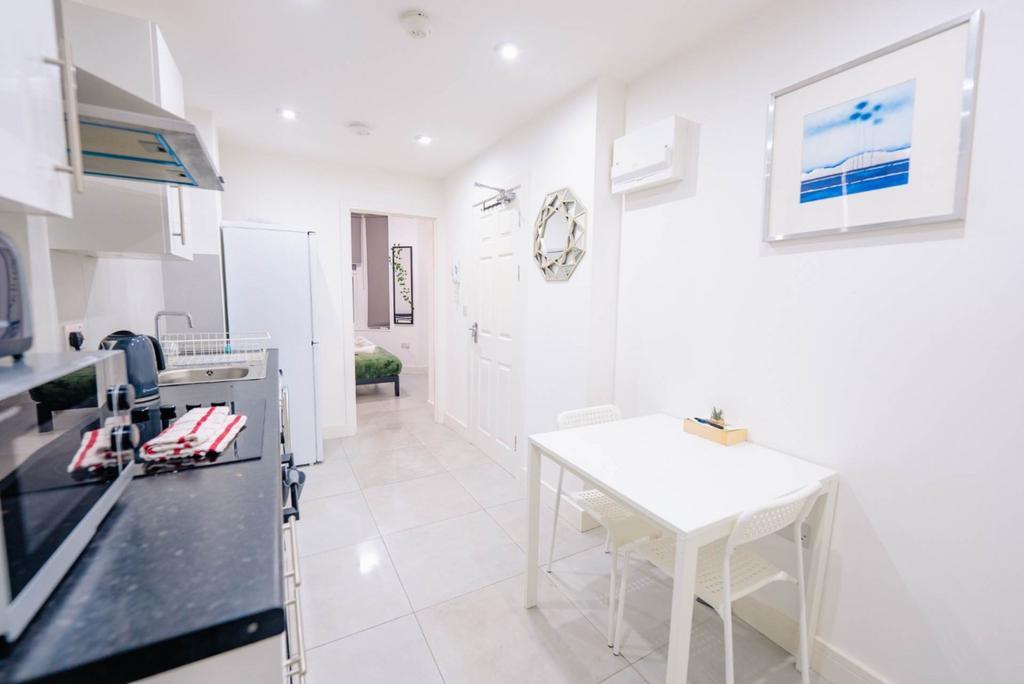 Apartment in Cardiff - View 4