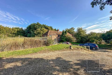 3 bedroom end of terrace house for sale, Common Road, Norwich NR11