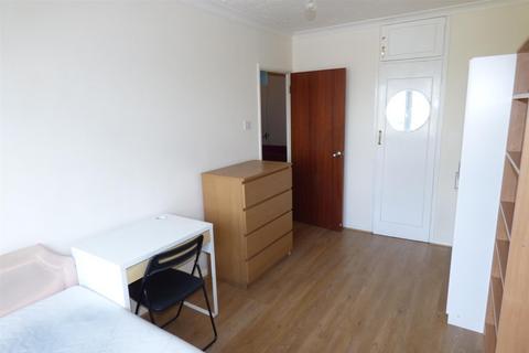 3 bedroom duplex for sale, Canute Gardens, London