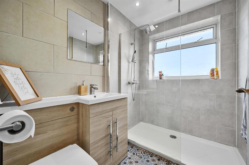 Shower Room.jpg