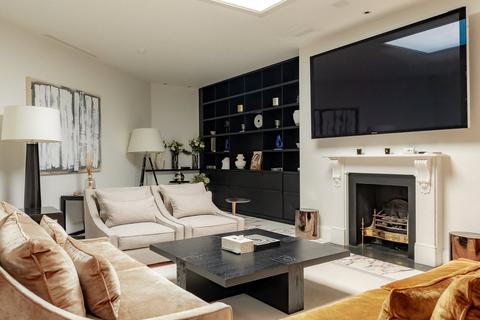 3 bedroom apartment to rent, Pont Street, Knightsbridge, SW1X