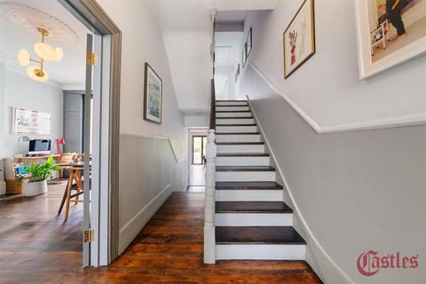 10 Tivoli Road, London, N8 8RE