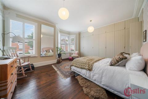 10 Tivoli Road, London, N8 8RE