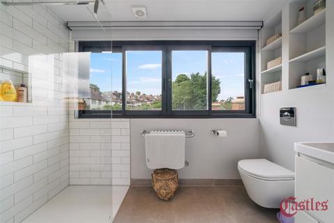 10 Tivoli Road, London, N8 8RE