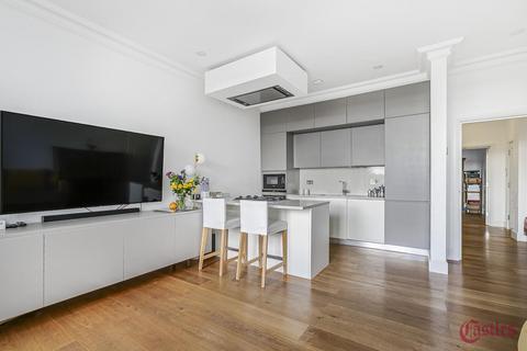 2 bedroom flat for sale, Shepherds Hill, N6