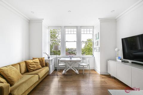 2 bedroom flat for sale, Shepherds Hill, N6