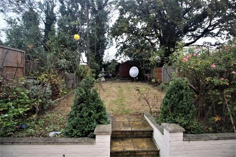 5 bedroom semi-detached house to rent, Garratt Road, Edgware, Greater London, HA8