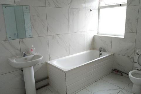 undefined, Bath Road, Hounslow TW5