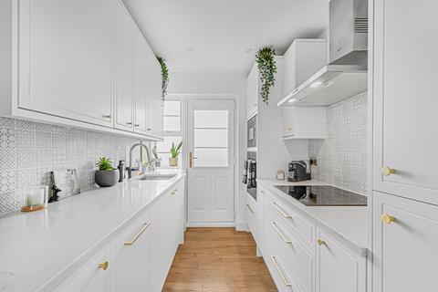 Deanhill Court, Upper Richmond Road West, London, SW14