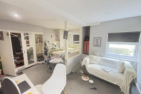 6 bedroom house to rent, Langdale Terrace, Leeds