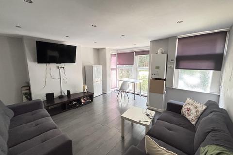 6 bedroom house to rent, Langdale Terrace, Leeds