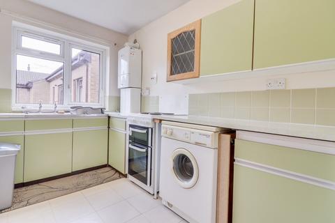 2 bedroom flat for sale, Sussex Avenue, Horsforth, Leeds, LS18