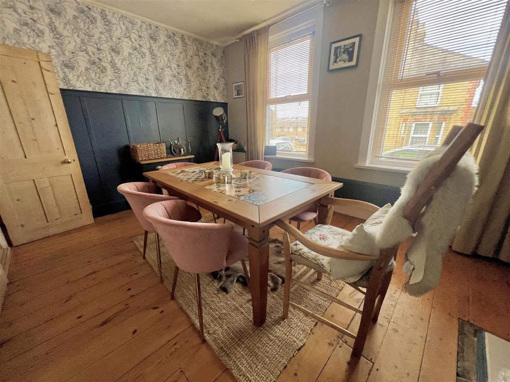 Dining Room: