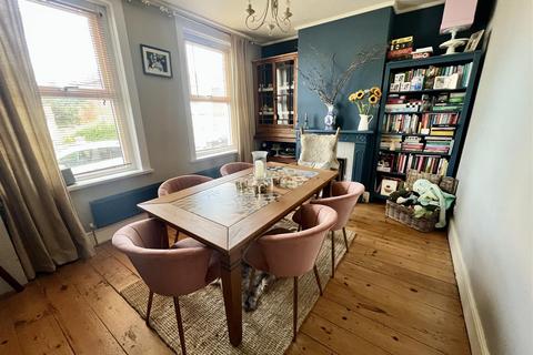 3 bedroom semi-detached house for sale, Osborne Road, East Cowes