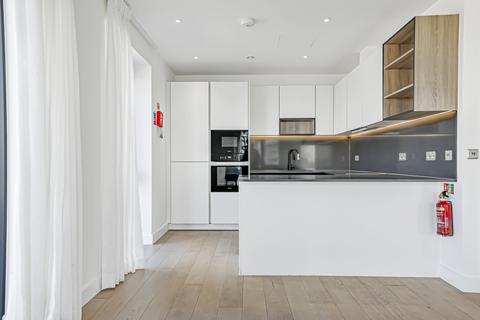 4 bedroom flat to rent, Fairbank House, 13 Beaufort Square, London