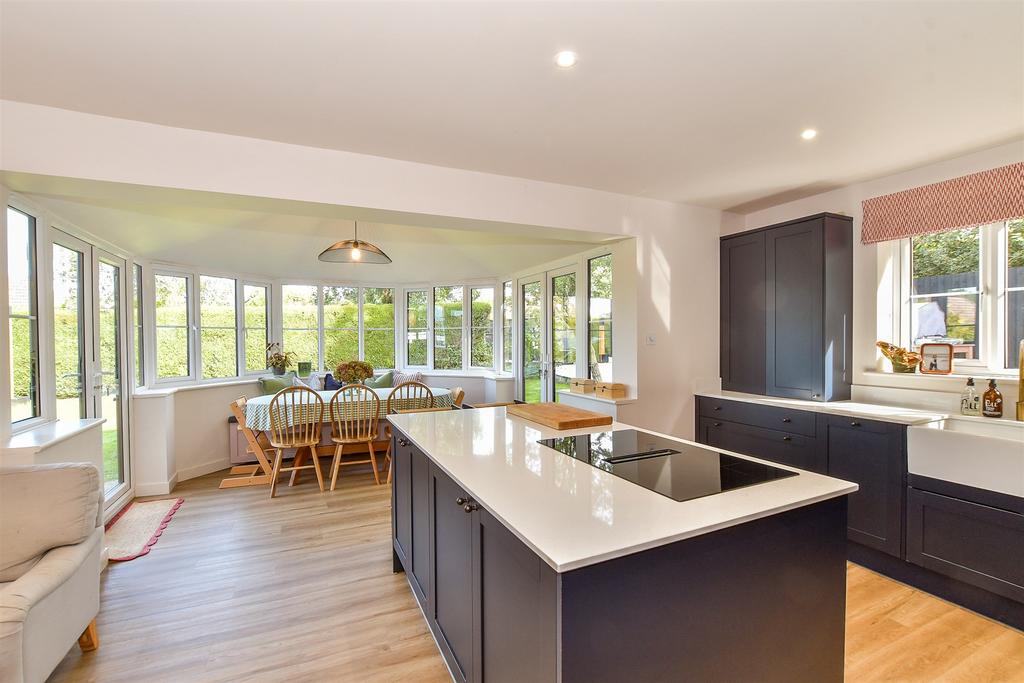 Kitchen/ Family Room