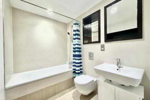 2 bedroom apartment for sale, Mackenzie House, Chadwick Street, Leeds, LS10