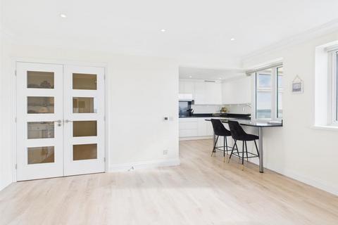 3 bedroom apartment for sale, Impressive 3 Bedroom, 2 Bathroom Non Qualified Apartment
