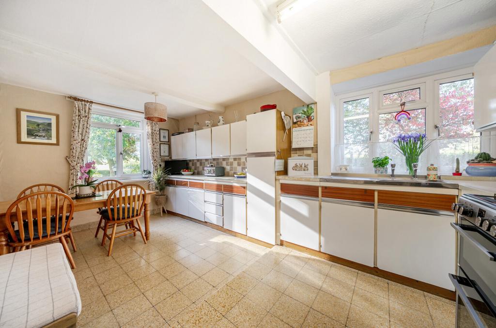 1359874-7-68d5791...