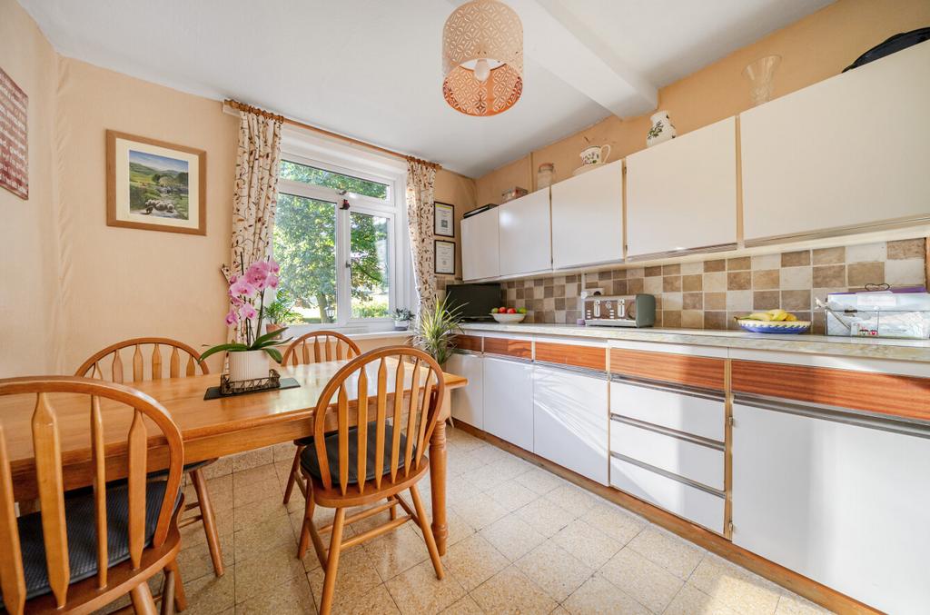 1359874-10-68d579...