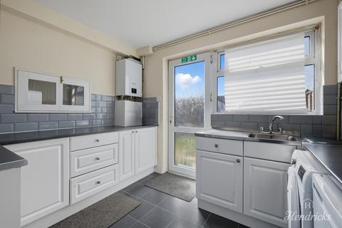 undefined, Long Lynderswood, Basildon, SS15 5