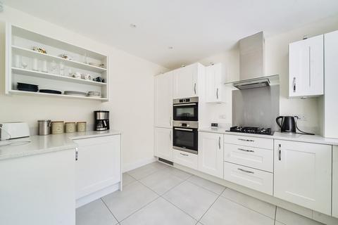 undefined, Lambton Close, Medstead, Alton, Hampshire, GU34