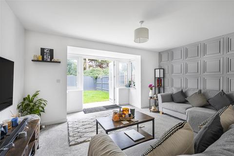 3 bedroom semi-detached house for sale, Montgomery way, Seaford