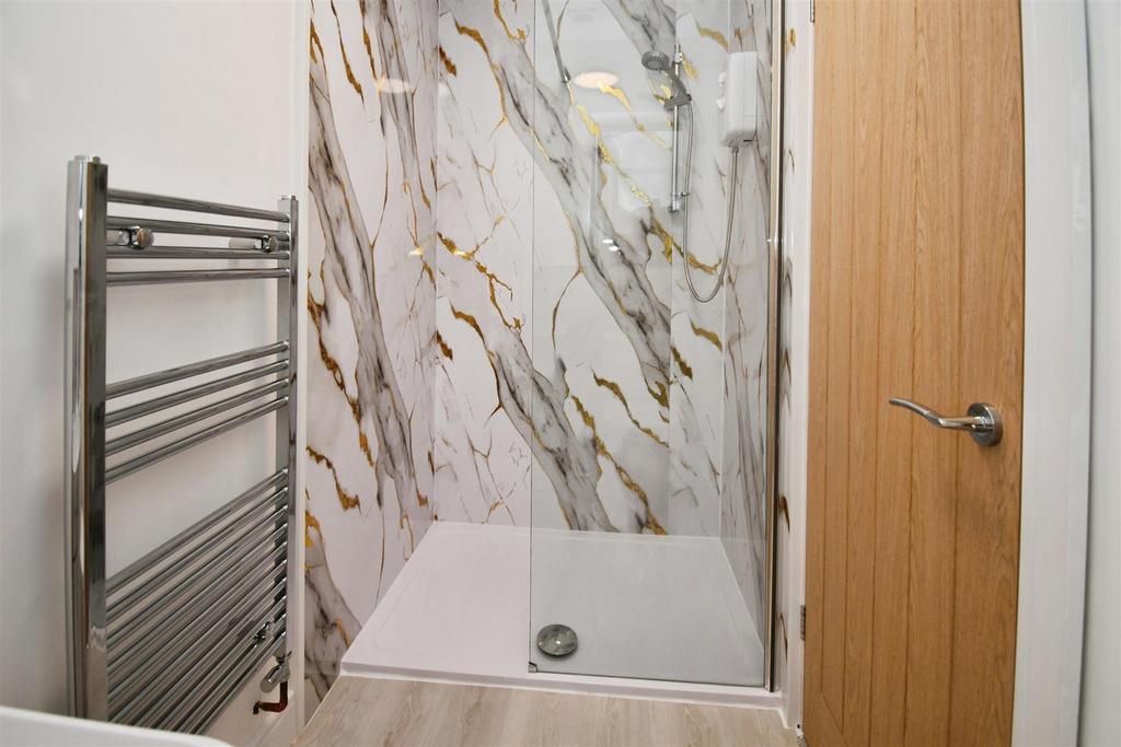 Shower room 2.JPG