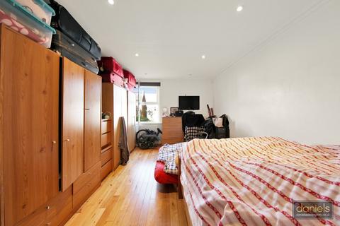2 bedroom flat for sale, Wendover Road, Harlesden , London, NW10