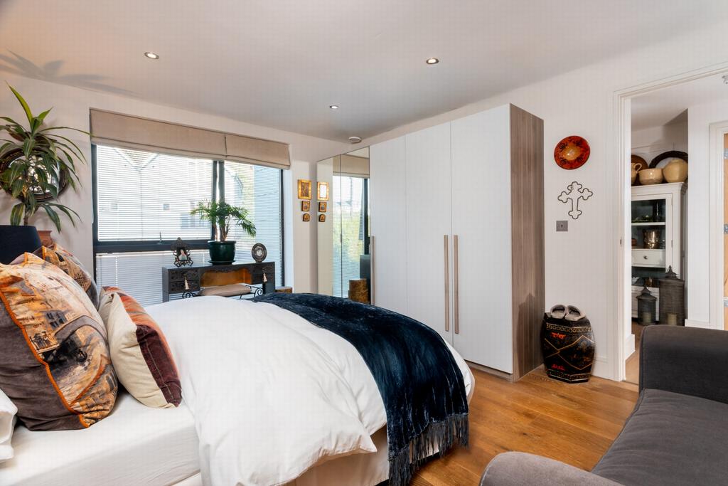 Principal bedroom