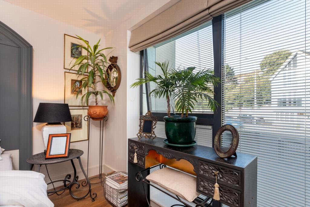 Principal bedroom