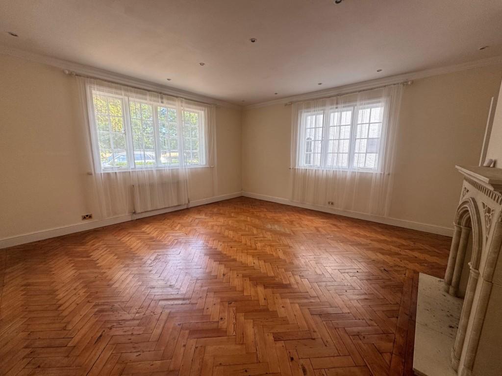 L Medium T202508141727.jpg