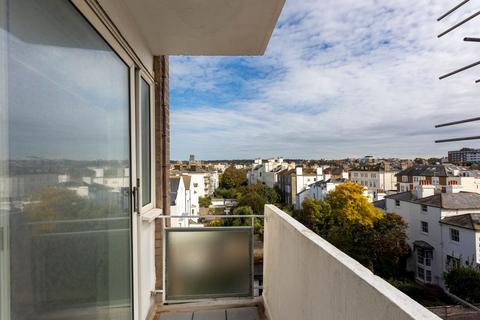 1 bedroom flat for sale, St. Catherines Terrace, The Priory, BN3