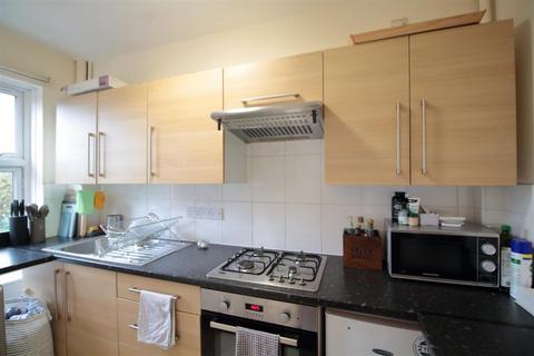 Studio to rent, Brixton Hill Court, Brixton Hill SW2